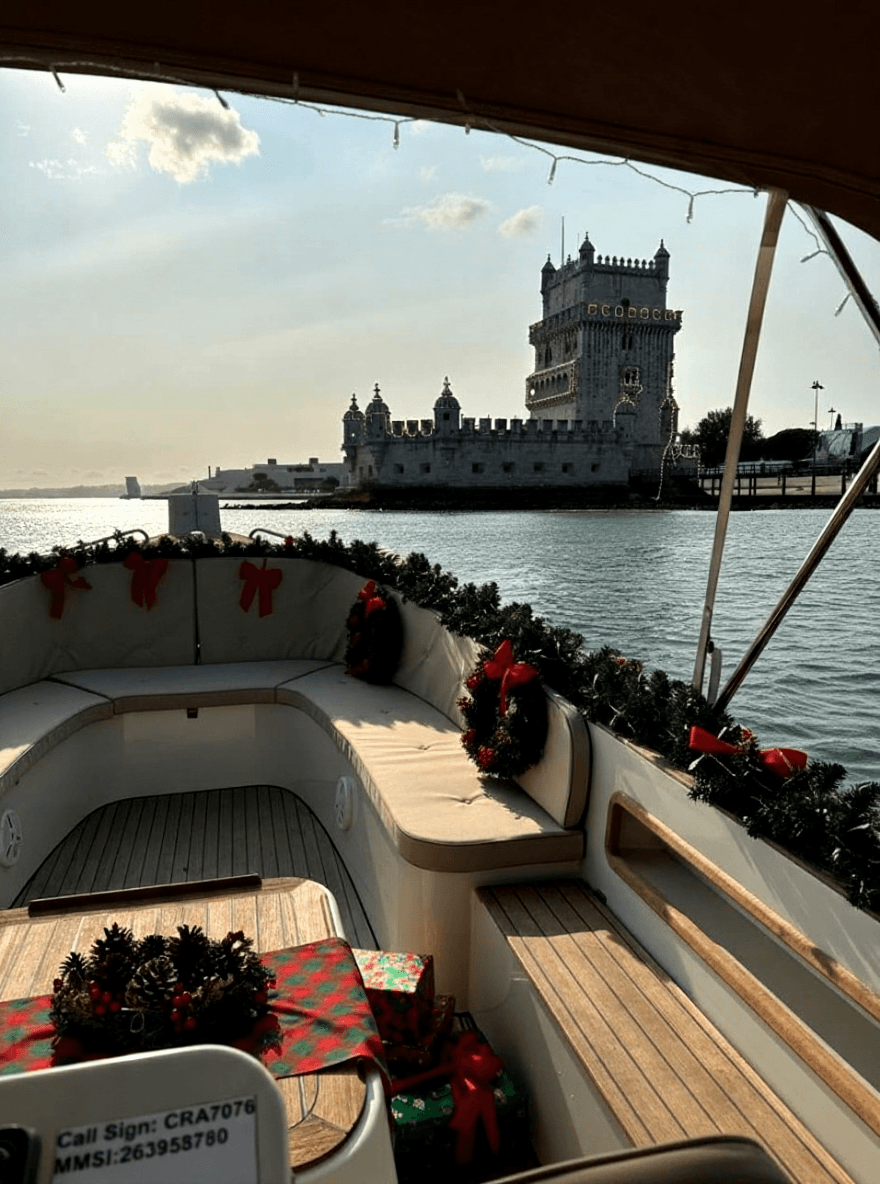 Christmas Sunset Comfortable Cruise – Buffet & Open Bar - Photo 3