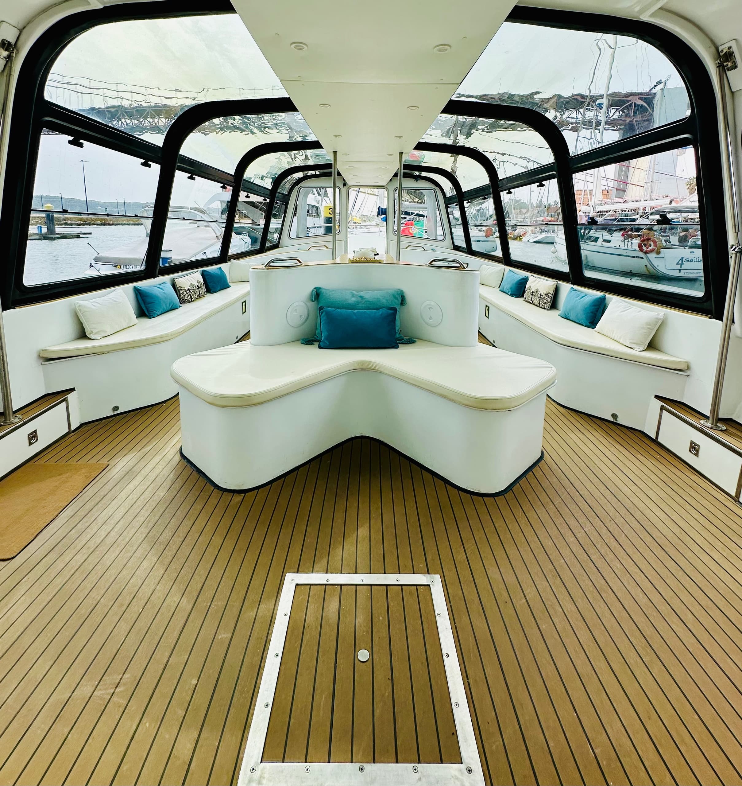 🎆 New Year’s Eve Luxury Boat – DJ, Buffet & Open Bar - Photo 31