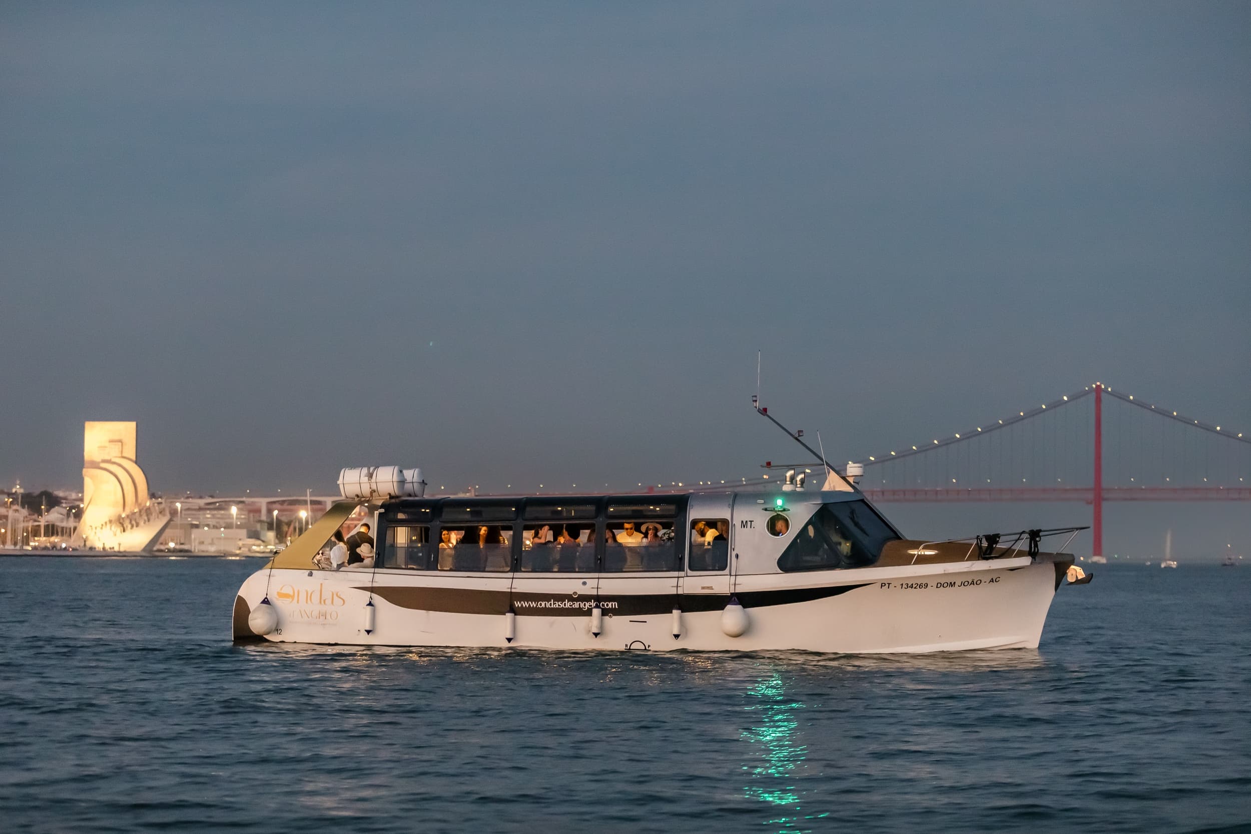 🎆 New Year’s Eve Luxury Boat – DJ, Buffet & Open Bar - Photo 23