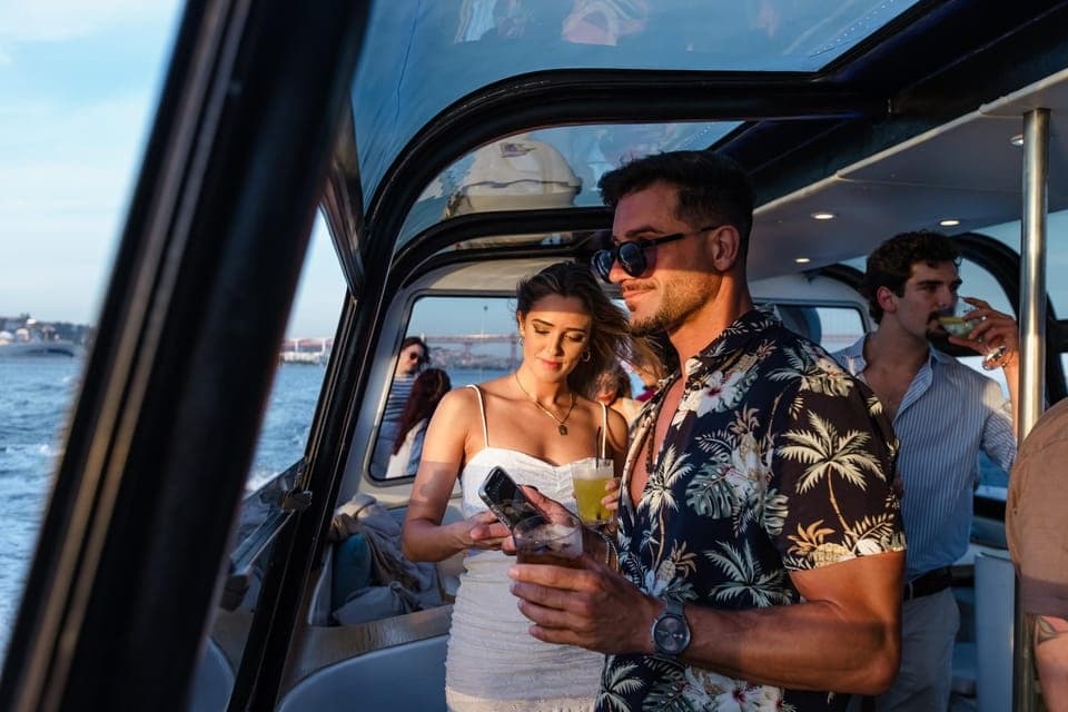 Afternoon Exclusive Cruise – Pizza, Sangria and Open Bar - Photo 6