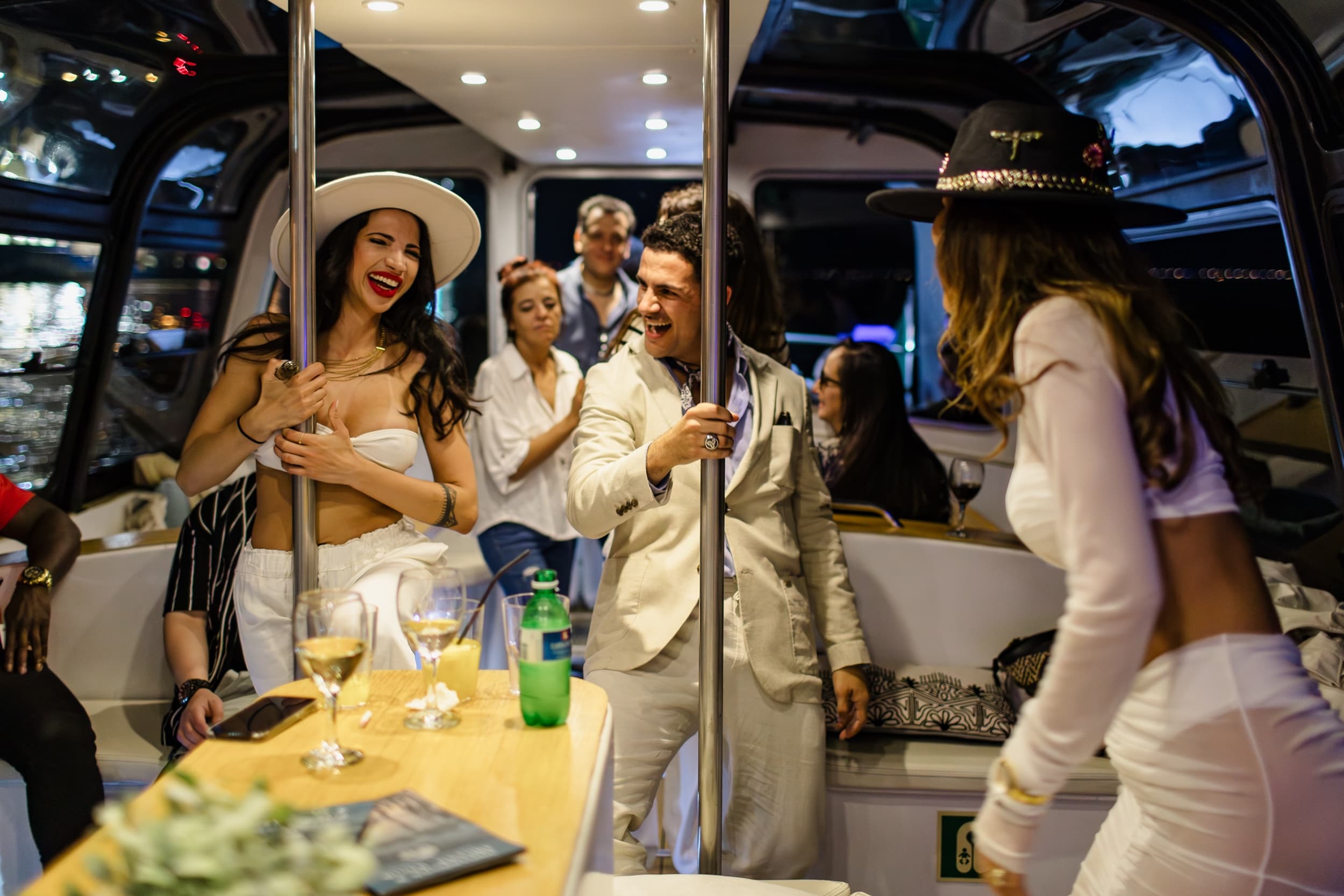 Lisbon Sunset DJ Party – Luxury Boat, Pizza & Open Bar - Photo 13
