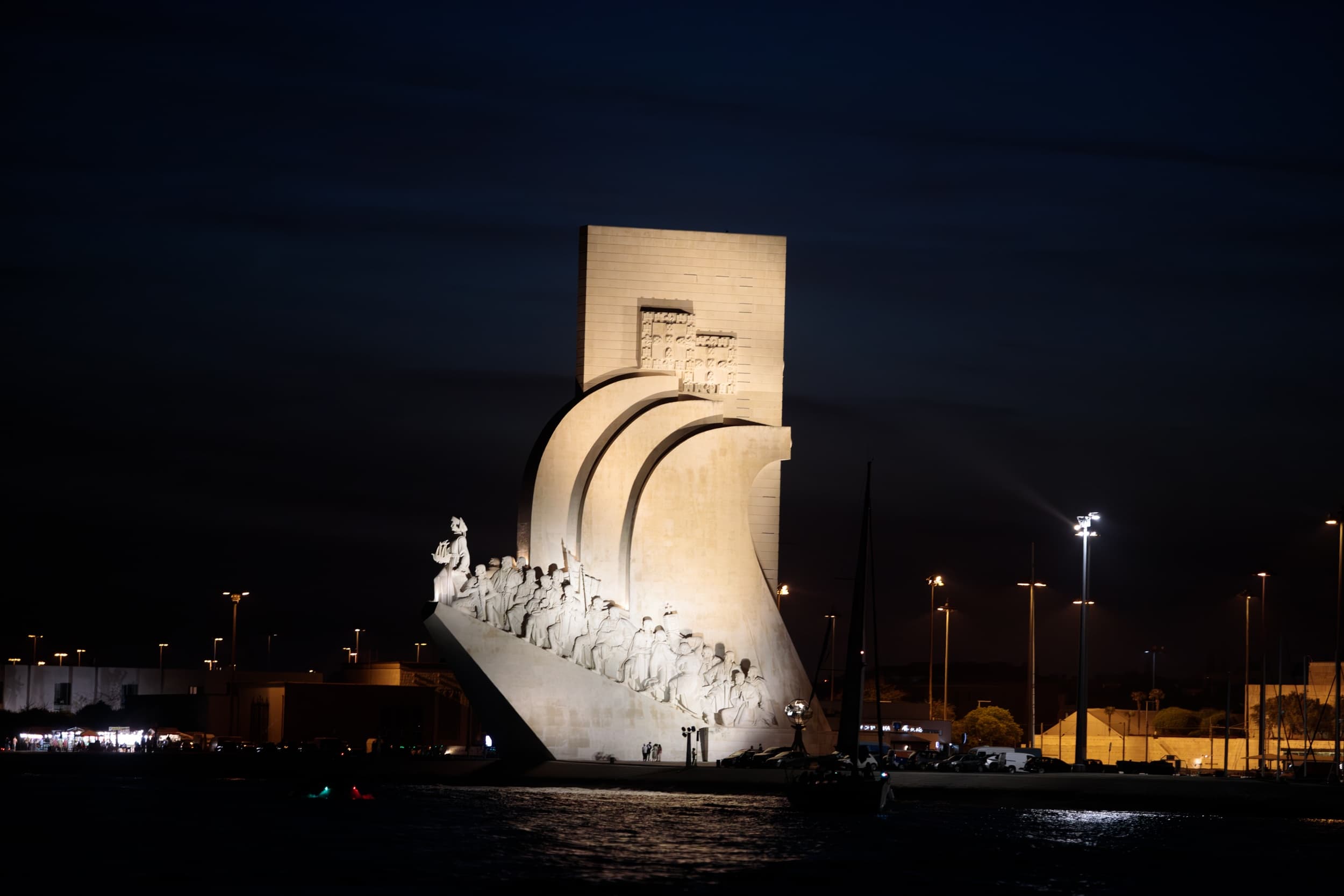 Lisbon Sunset DJ Party – Luxury Boat, Pizza & Open Bar - Photo 12