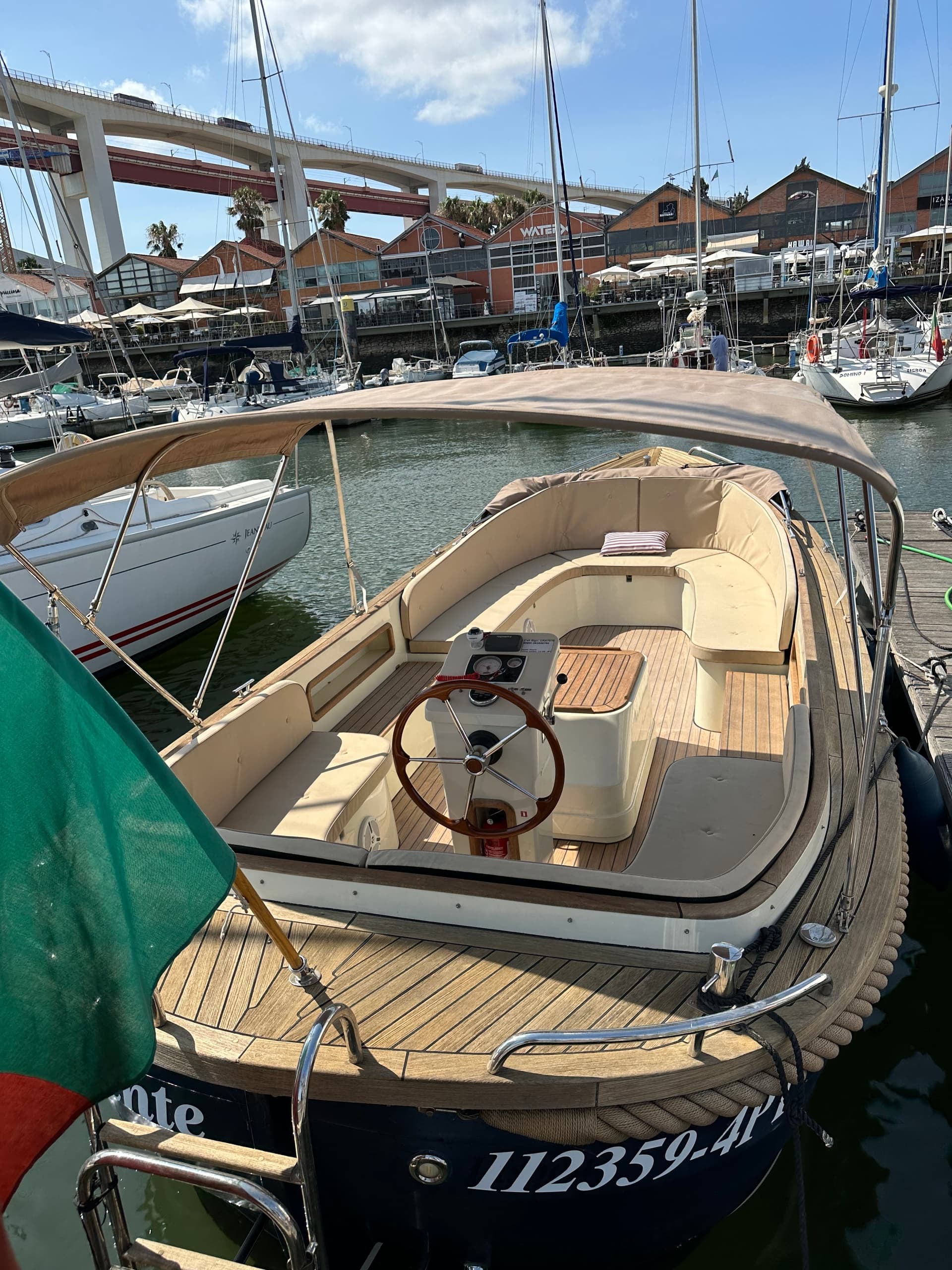 Intimate New Year's Eve Celebration: Private Boat, Open Bar, Snacks & Wine - Photo 6