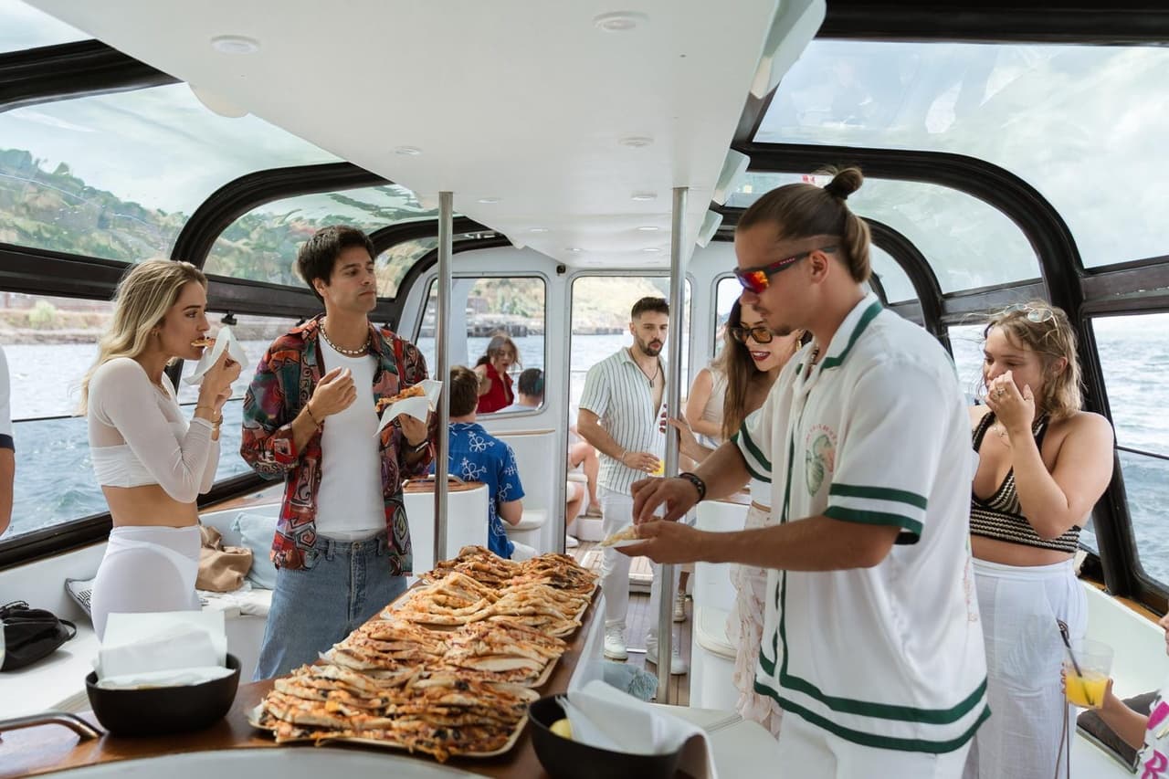 Lisbon Sangria – Exclusive Luxury Cruise with Pizza & Music - Photo 2