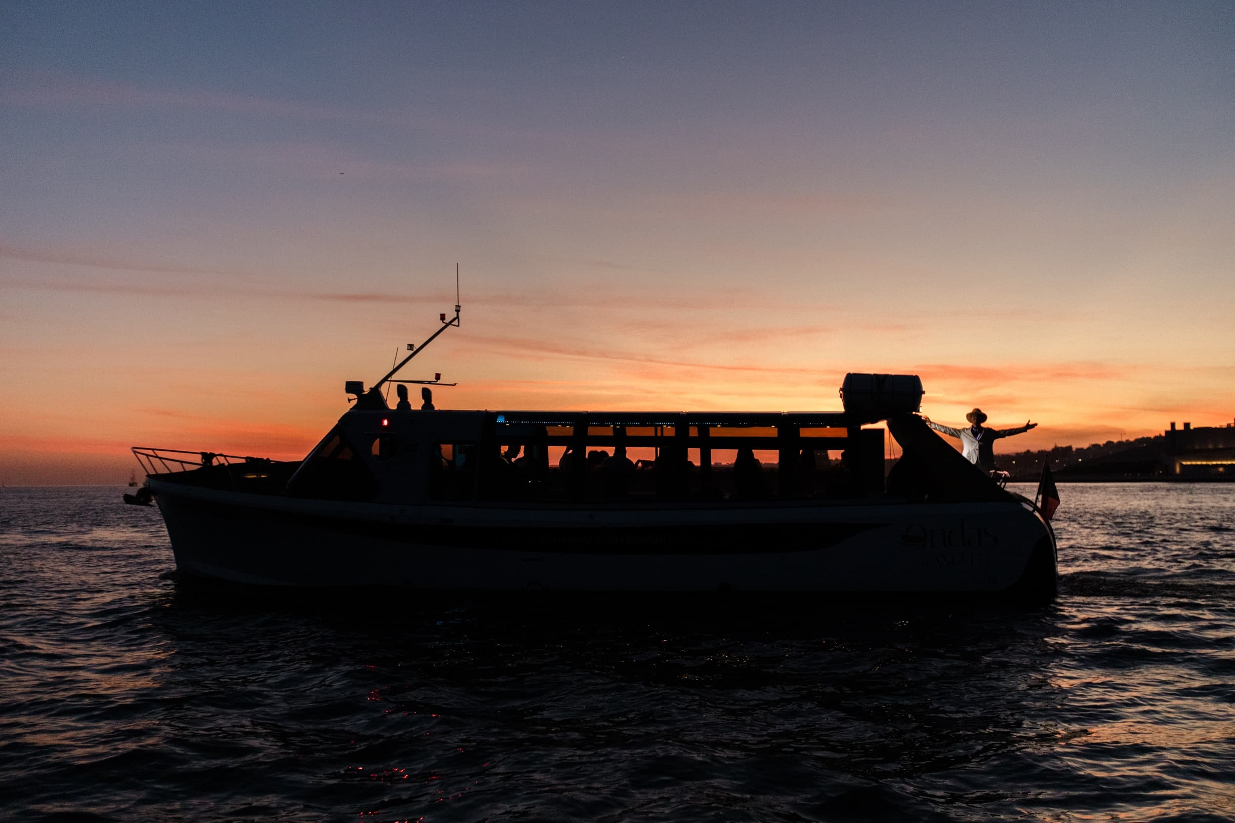 Christmas Sunset Luxury Cruise – DJ, Buffet & Open Bar - Photo 2