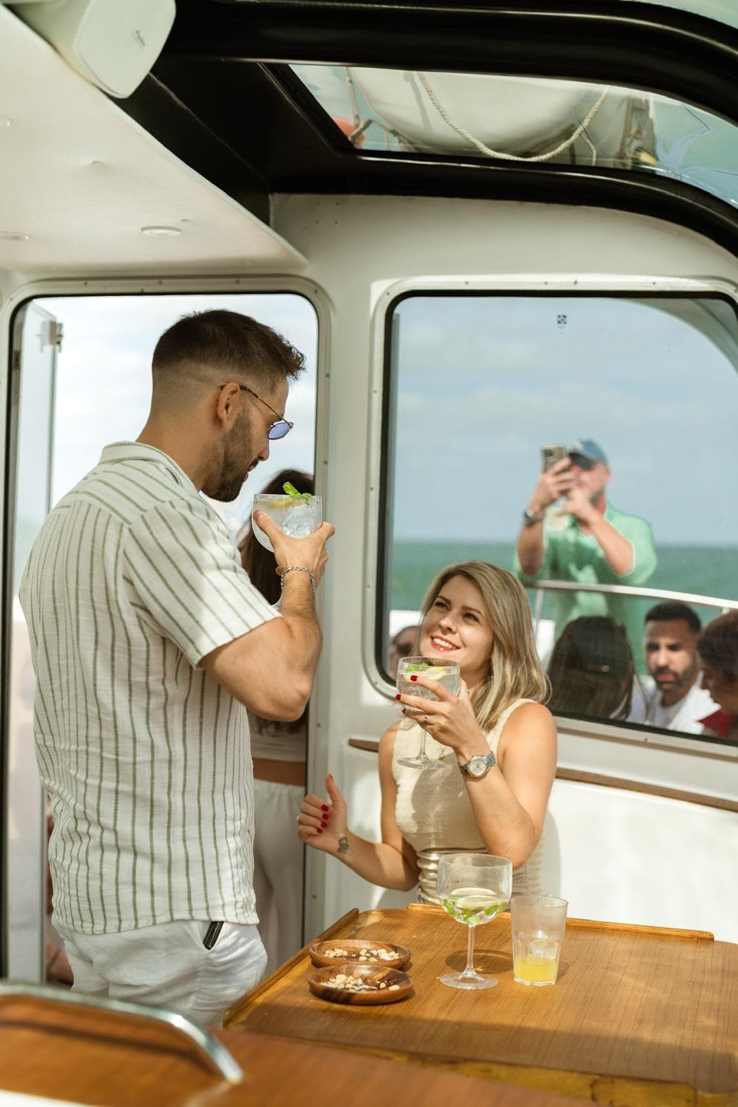 Lisbon Sunset DJ Party – Luxury Boat, Pizza & Open Bar - Photo 20